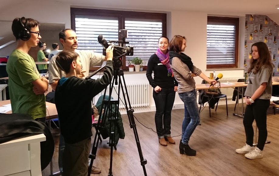 Mit freier Journalistin Nadja Baeva und des Diplom Kameramannes Danylo Cherkashenko
